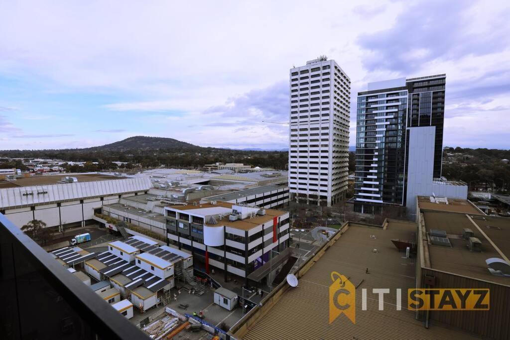 2Bd 2Bth - Chic Apt In Woden Cbd Apartment Phillip Exterior photo